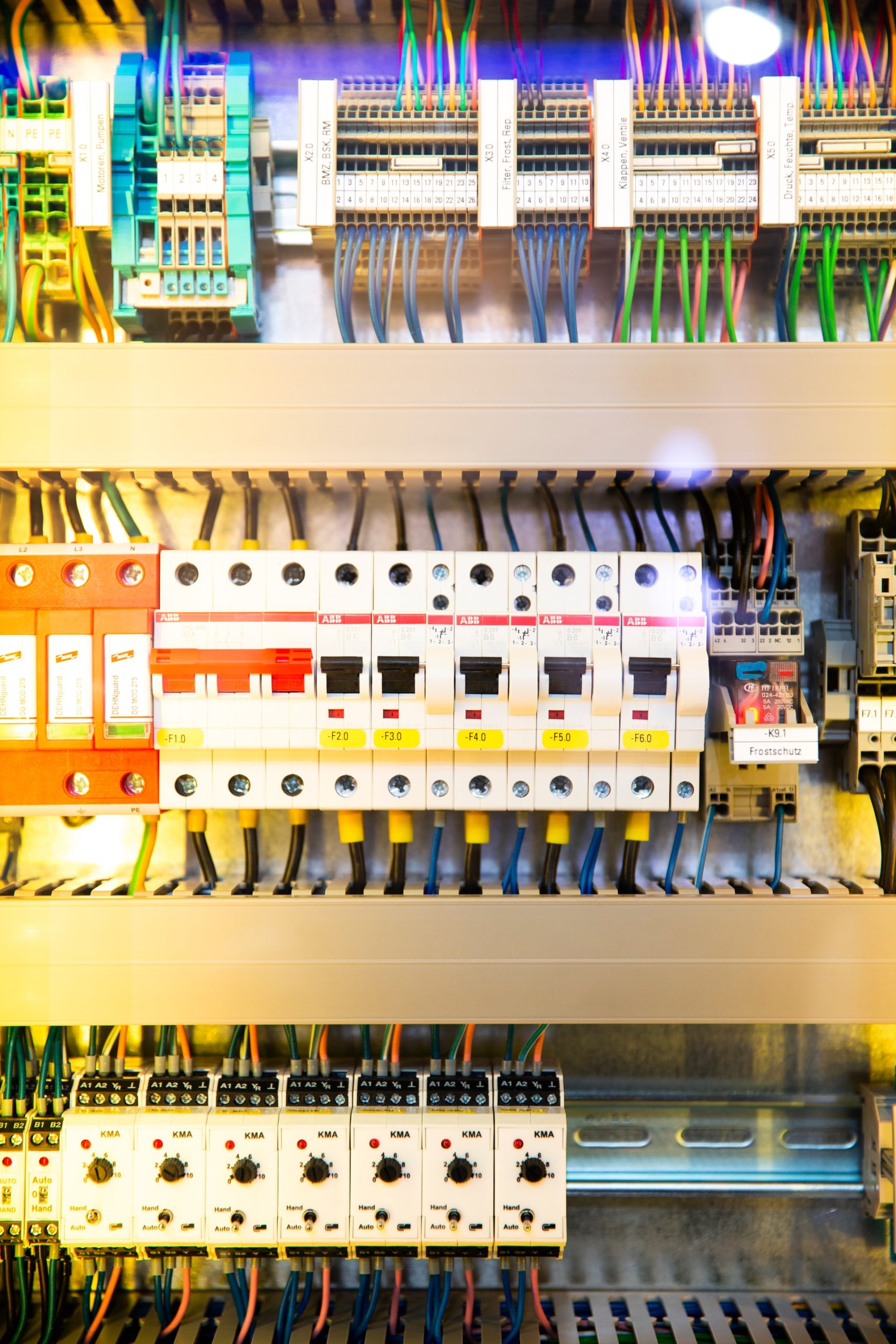 Towards entry "01.09.2021: Certificate of competence “Safety in electrical installations” – Employee qualification at the FAPS"