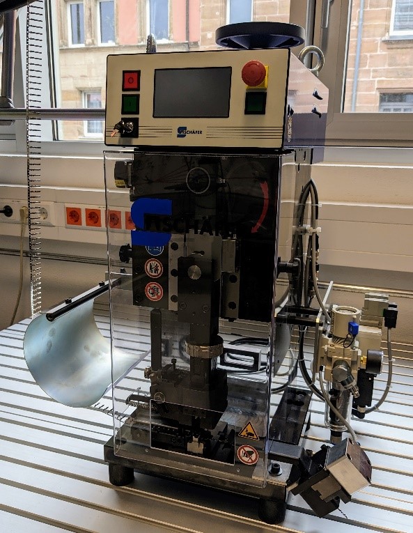 Towards entry "10.10.2022: Successful commissioning of an EPS 2001 crimping machine"